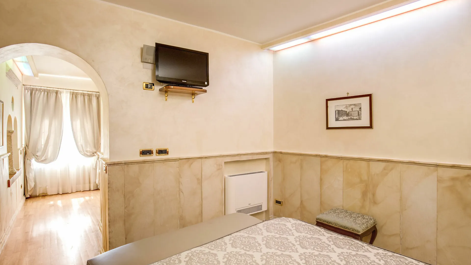 Pantheon Rooms Rome 3*,  Italy